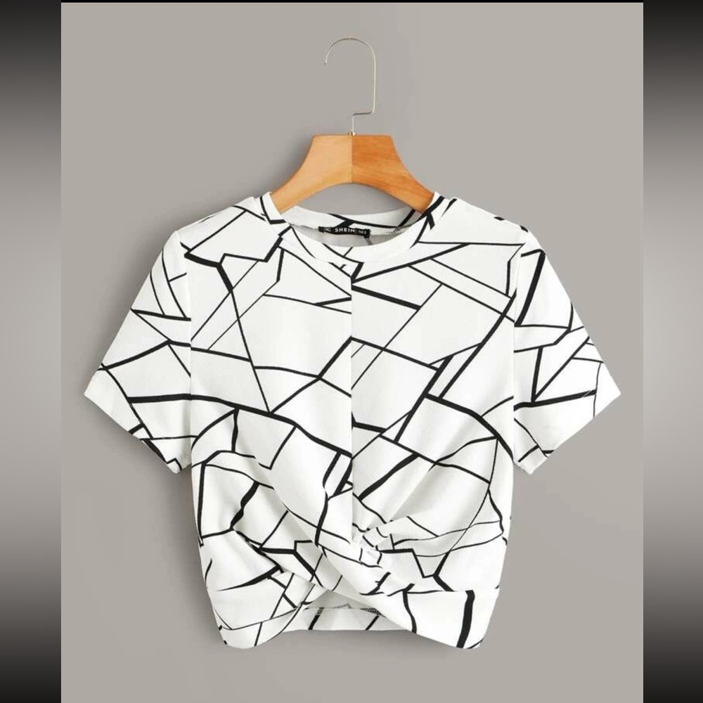 Shein Lune Geo Print Twist Hem Crop